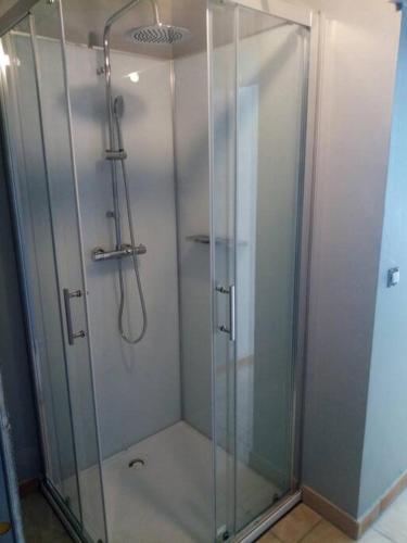 Duša, Petit logement avec entrée indépendante (Petit logement avec entree independante) in Colombotte
