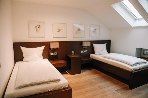 Hotel Hofwirt Neubeuern Room Type - Handicap Accessible Twin Room