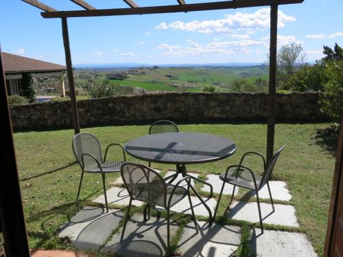 Holiday Home Le Rose Rosse by Interhome in Grazano Badolio