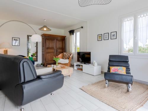 Holiday Home Les Cordylines by Interhome in Anneville-sur-Mer