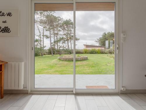 Holiday Home Les Cordylines by Interhome in Anneville-sur-Mer