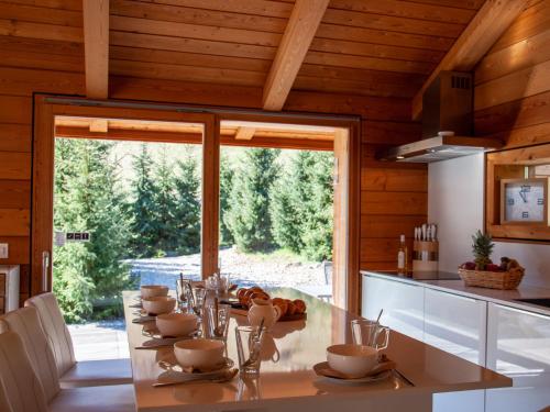 Chalet Papillon by Interhome in نينداز