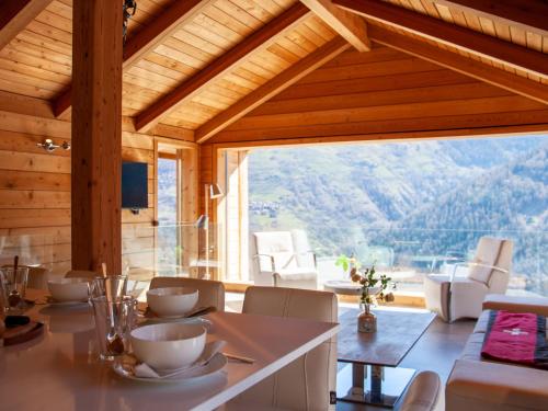 Chalet Papillon by Interhome in نينداز