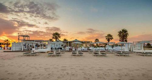 ### Appartamenti sulla SPIAGGIA al POETTO ### Cagliari