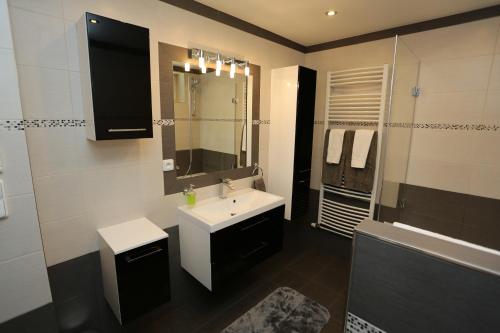 Bathroom, Apartman Ostrava in Jih