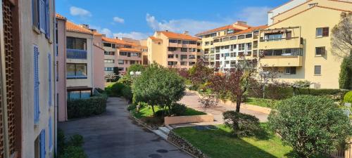 T2 aux portes du vieux Fréjus et 5 mn de la plage - Location saisonnière - Fréjus