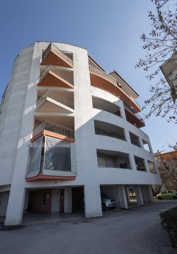 Elia mini suites 7 in Larisa