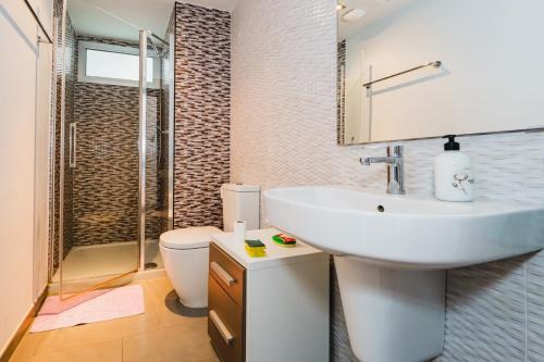 Apartment with Sea View image 3