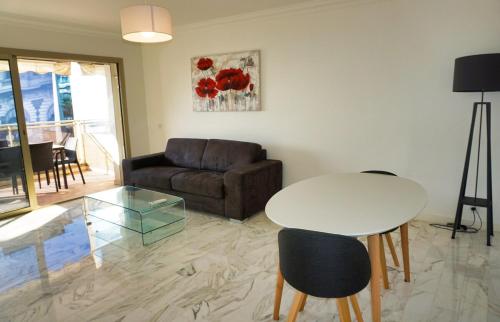 Cannes Croisette heart of the city - image 8