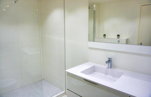 Cannes Croisette heart of the city - image 3