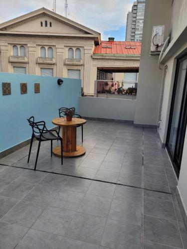 Impecable ambiente con terraza privada