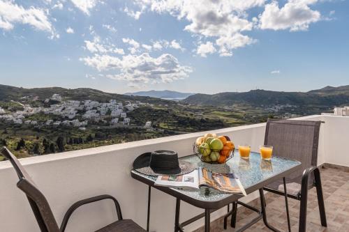 สภาพแวดล้อมโดยรอบ, Nick & Debbie's two-storey apartment in ลอส