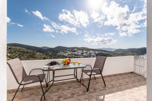 สภาพแวดล้อมโดยรอบ, Nick & Debbie's two-storey apartment in ลอส