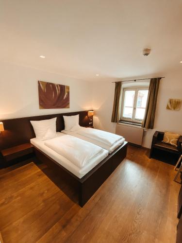 Hotel Hofwirt Neubeuern Room Type - Twin Room with Balcony