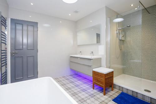 Fabulous 5 Double Bedroom Edinburgh Old Town apartment, Edinburgh (fotografie 5)