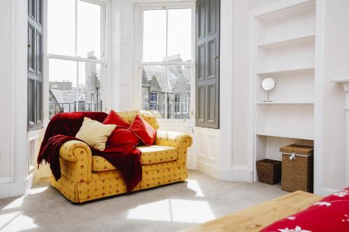 Fabulous 5 Double Bedroom Edinburgh Old Town apartment, Edinburgh (fotografie 9)