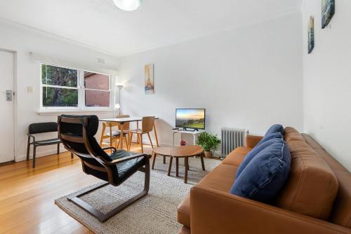 Guestroom, Comfy one-bedroom unit between city and airport in Flemington