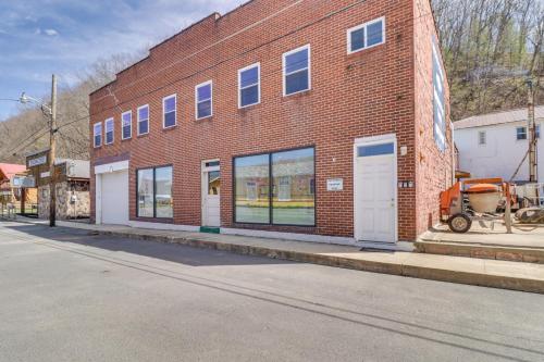 Cozy Marlinton Vacation Rental: Downtown Location! in Marlinton