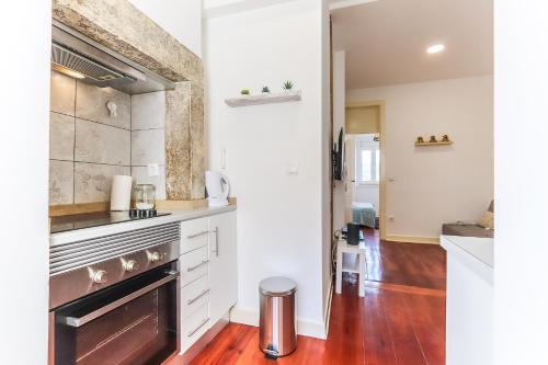 Vita Portucale | Stylish Apartment Campo Ourique - image 10