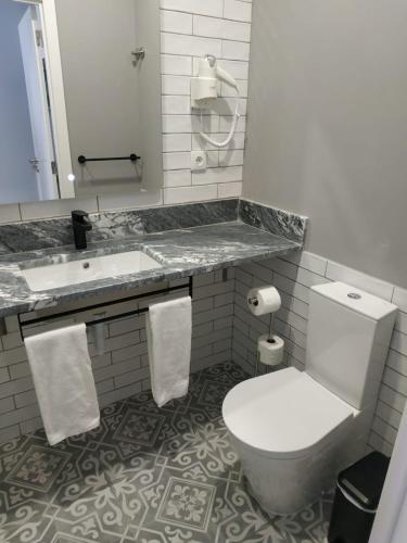 Superior Suite image 10