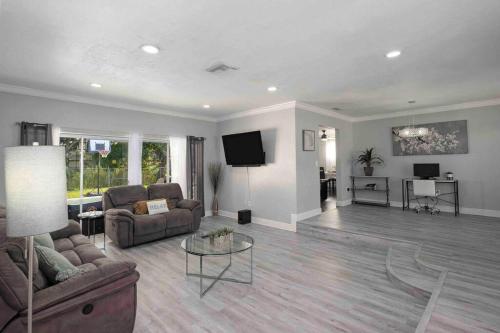 Cottage in the Gardens! in Miami Gardens, USA