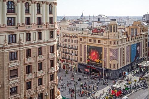 Grand 200m Luxury Residence - 4 EnSuites - Gran Vía Quiet, Madrid