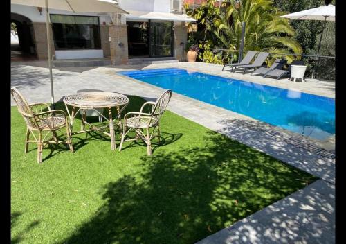 B&B Cabrils - Costa Maresme Barcelona , Garden Guest House,Relax & Pool - Bed and Breakfast Cabrils