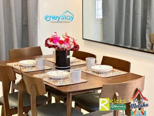 Klebang Villa 17Pax PrivateSwimmingPool TownArea by HeyStay Management in Klebang