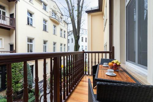 Elegant Apartments 4