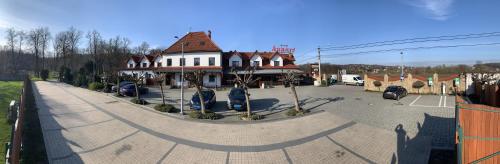 Hotel August - Brzesko