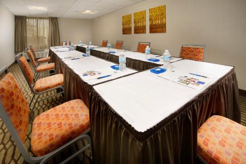 Holiday Inn Express - Waldorf an IHG Hotel - image 13