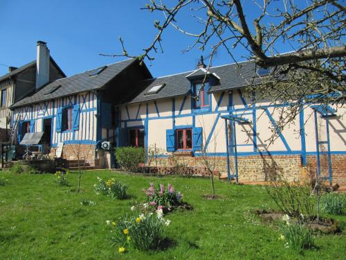 B&B Rosay-sur-Lieure - La Roseraie du Prieure - Bed and Breakfast Rosay-sur-Lieure