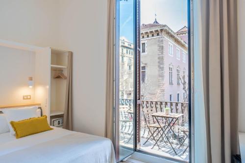 Feelathome Casa Bertrand, Barcelona