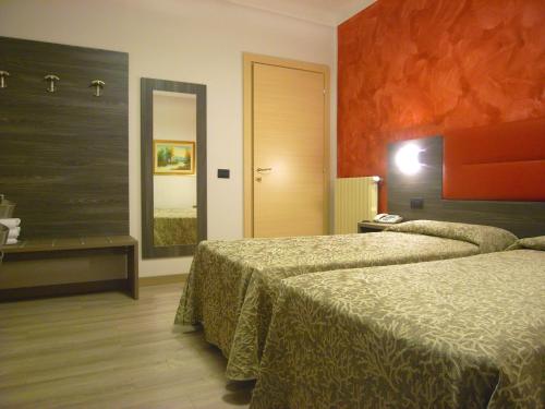 Hotel Siena – Milan, DC