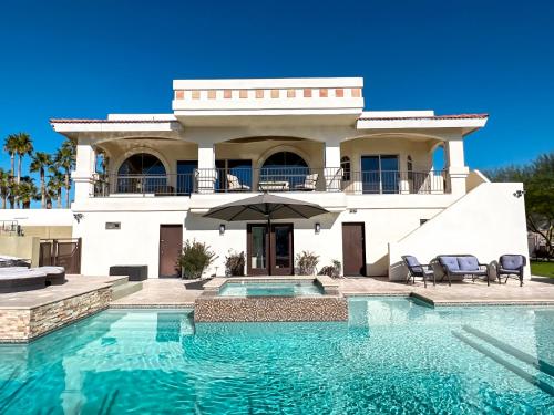 Luxury Estate in Prime Location w Panoramic views of Lake Havasu