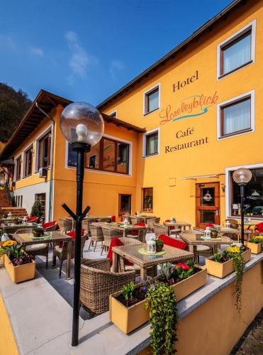 Exterior view, Hotel Cafe Restaurant Loreleyblick in Sankt Goar
