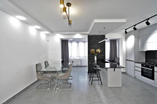 Luxury Apartment, 2 bedrooms and 1 living room in Avan