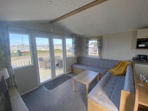 Cosy holiday home at Romney Sands 3