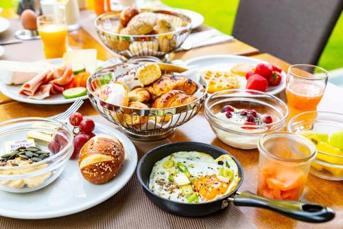 Ferienwohnung Juliane in der Villa zum Kronprinzen direkt gegenüber der Saarow Therme - image 4