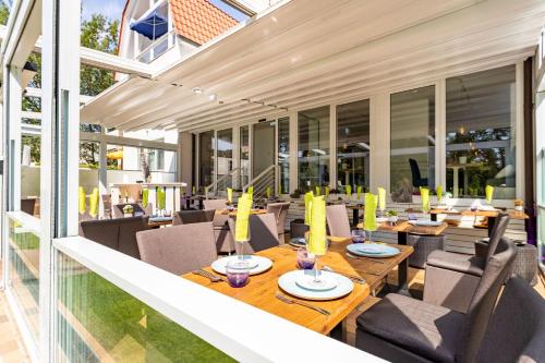 Ferienwohnung Juliane in der Villa zum Kronprinzen direkt gegenüber der Saarow Therme - image 3