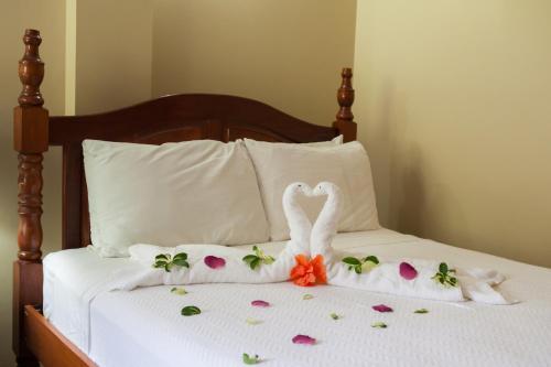 Twin room, courtyard view