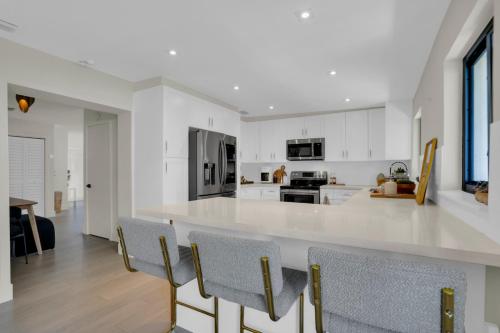 ห้องครัว, Miami GEM near ป่าเวทมนต์ของซานต้า