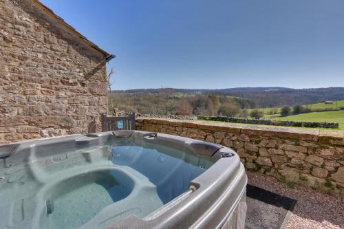 Derbyshire Chapel for 6 at Harthill Hall private hot tub 8am - 10pm plus private daily use of indoor pool and sauna 1 hour