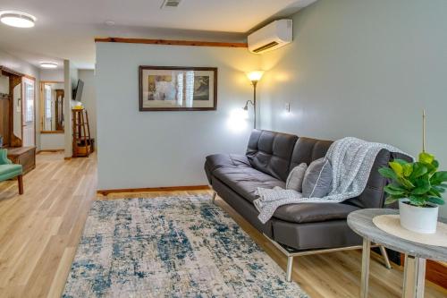 Cozy Mountain Home Studio 8 Mi to Bull Shoals Lake in Mountain Home, USA