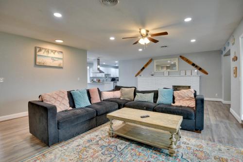 Modernized Coastal Oasis with Pool and Game Room! - image 10
