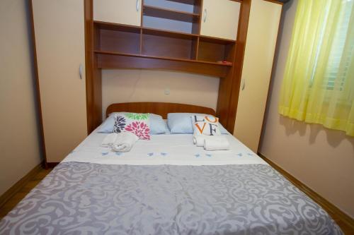 One-Bedroom Apartment with Balcony image 6