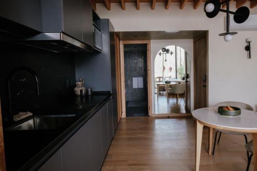 447940438 Colima 71 Art - Community - Hotel