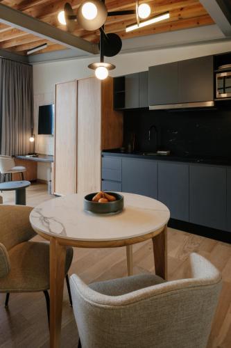 447940481 Colima 71 Art - Community - Hotel