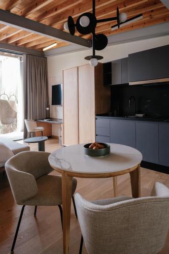 447940506 Colima 71 Art - Community - Hotel