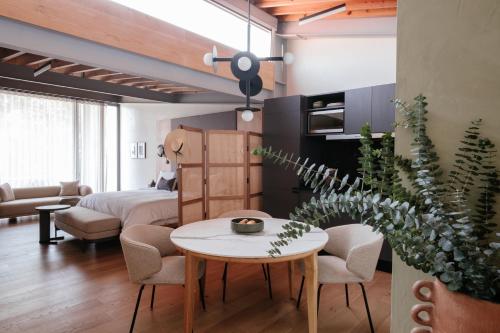 447940537 Colima 71 Art - Community - Hotel